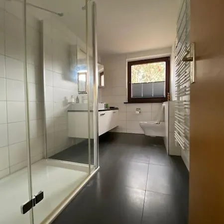 Geraeumiges 120m² Haus Mit Garten + Stellplatz * Stralsund